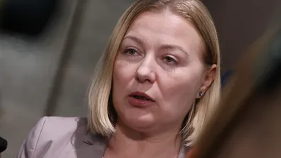 Надежда Йорданова: ,,въздържал се" – знак за съвест или удар срещу държавата?