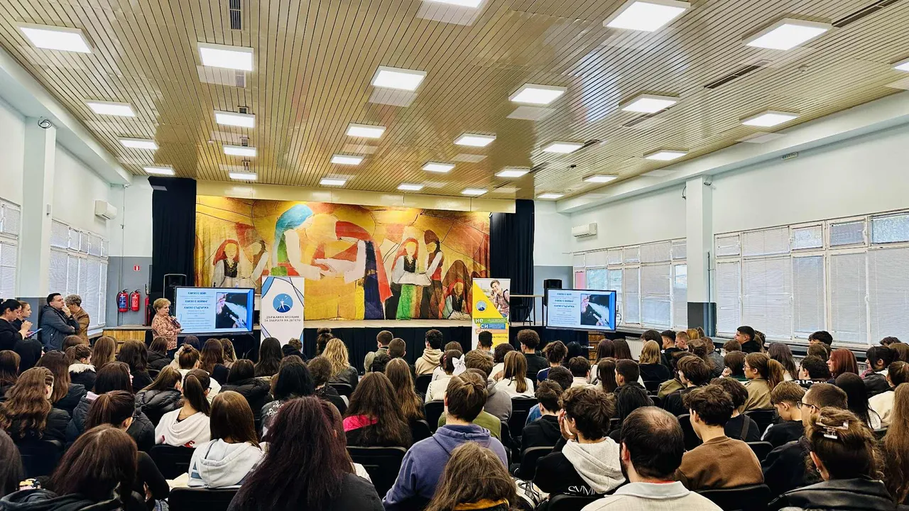 Лекари от ВМА срещу райски газ и вейпове в училище