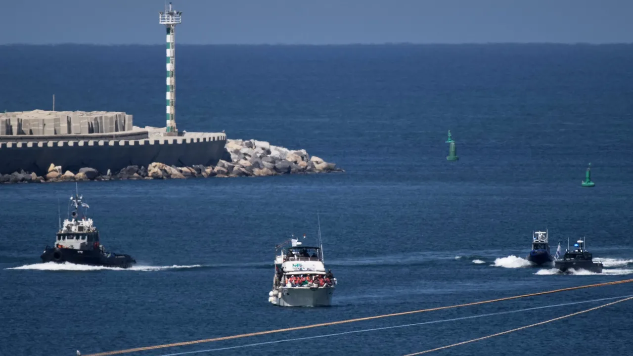 Израел: Операцията по спирането на флотилията за Газа приключи