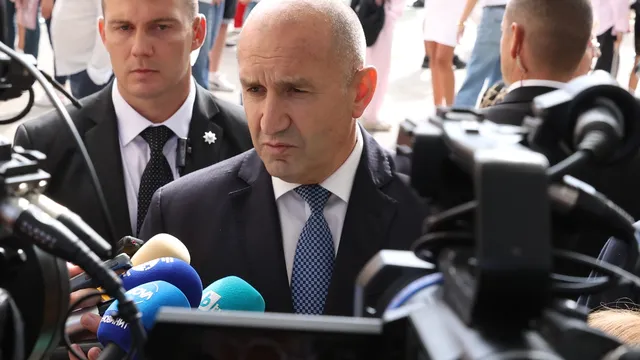 Радев: "Пеевски взема службите на абордаж"