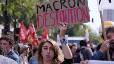 Хиляди излязоха на протест във Франция срещу бюджетните съкращения