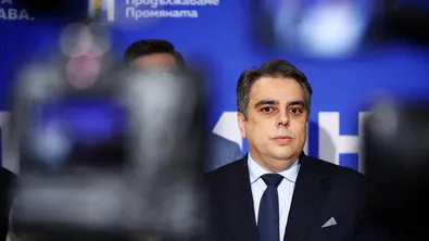 Асен Василев: Сарафов незаконно се разпорежда с държавни средства и трябва да бъде задържан