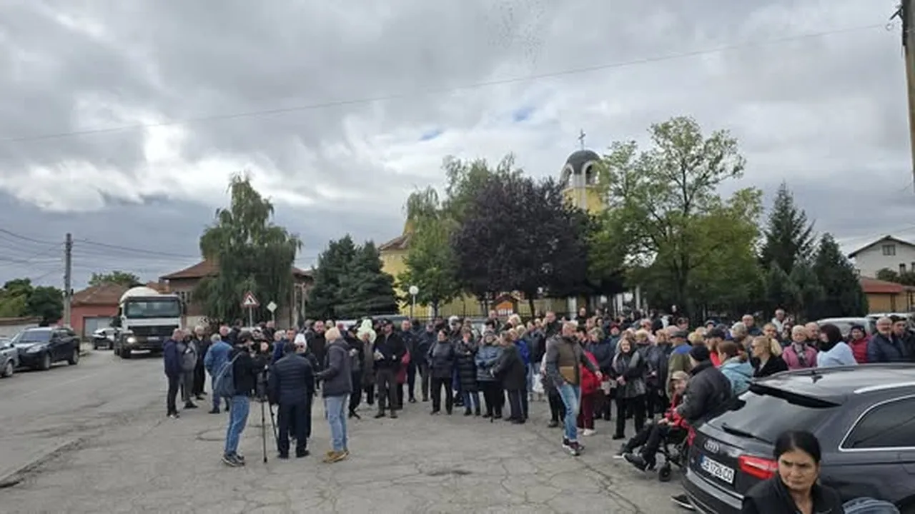 Долни Богров на бунт срещу нежелан свещеник — искат връщането на отец Янко Китанов