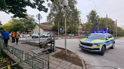 Състезателен автомобил се блъсна в зрители по време на рали във Варна – един човек загина