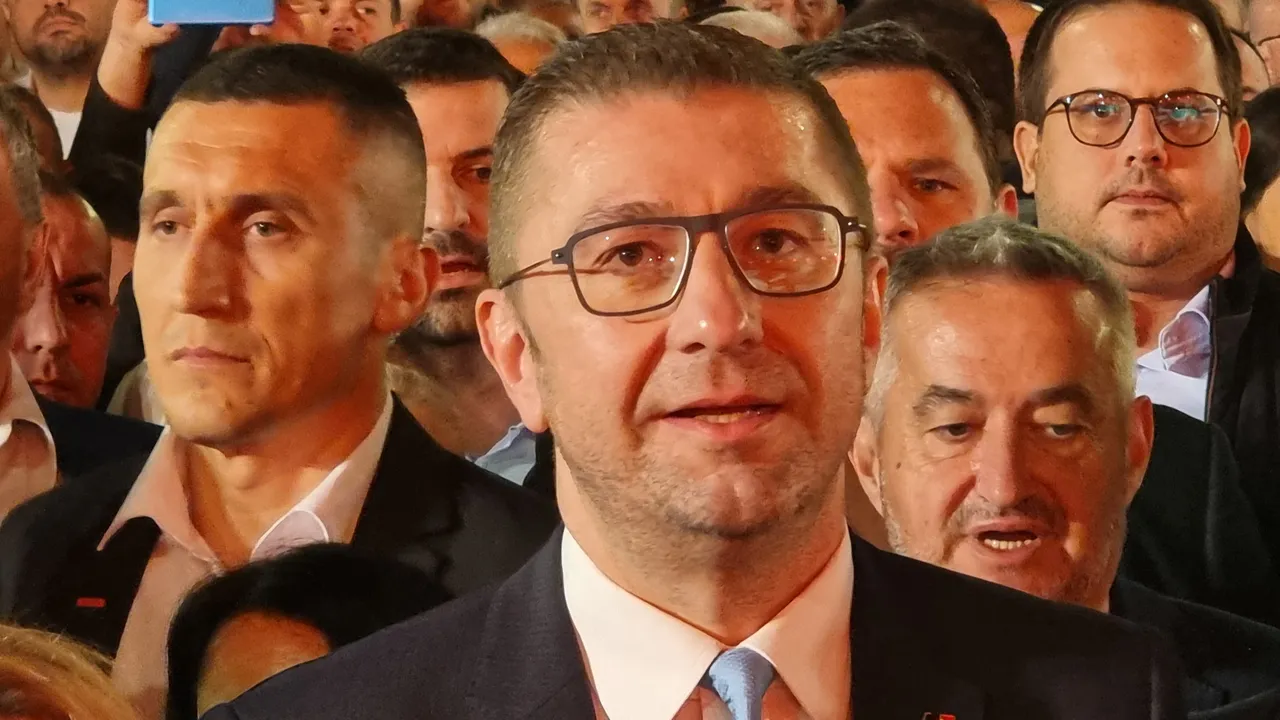 Мицкоски с обвинение към България: Свърши времето, когато българския премиер финансираше македонски политици, за да му правят отстъпки