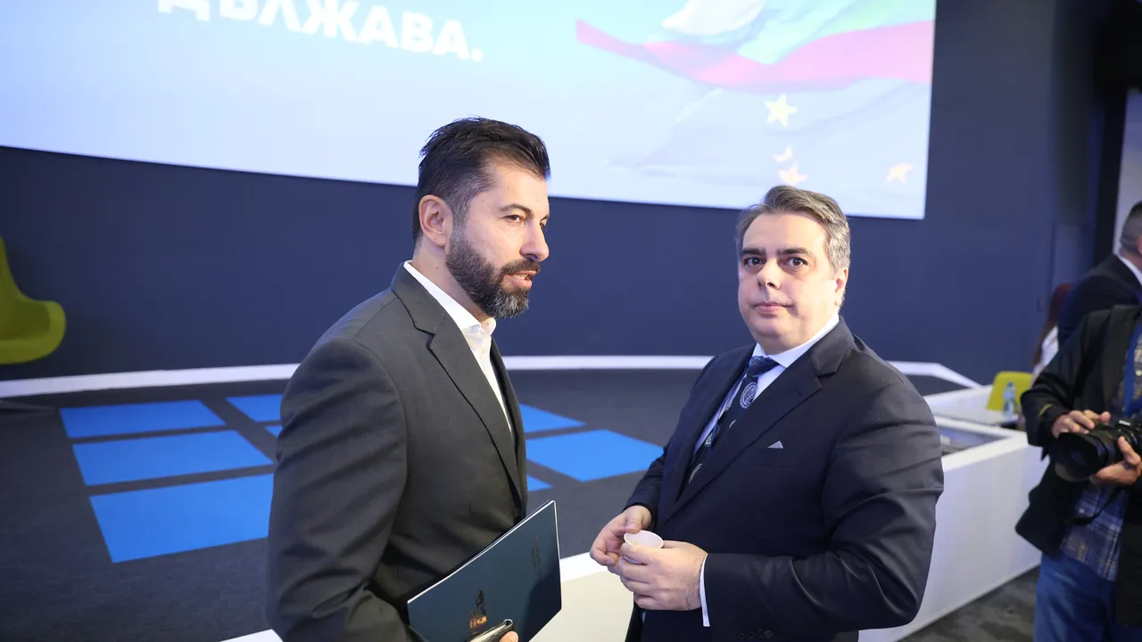 Кирил Петков, Лена Бориславова и Асен Василев на разпит в КПК