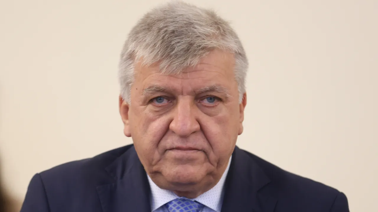 Министър Генов за бедствието в "Елените": Голяма част от реката е застроена