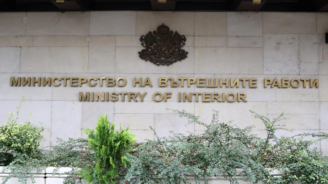 Палеж на турски камиони в София изплува на фона на кризата с боклука