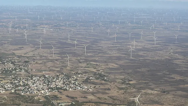 МАЕ: Забавя се ръстът на възобновяемата енергия, целта за 2030 г. е под въпрос
