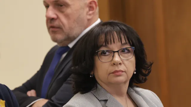 Министър Петкова: Неоснователни са тезите, че българите обедняват
