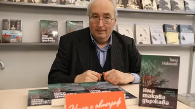 Тони Николов: Във Франция сега е "кучешко време"
