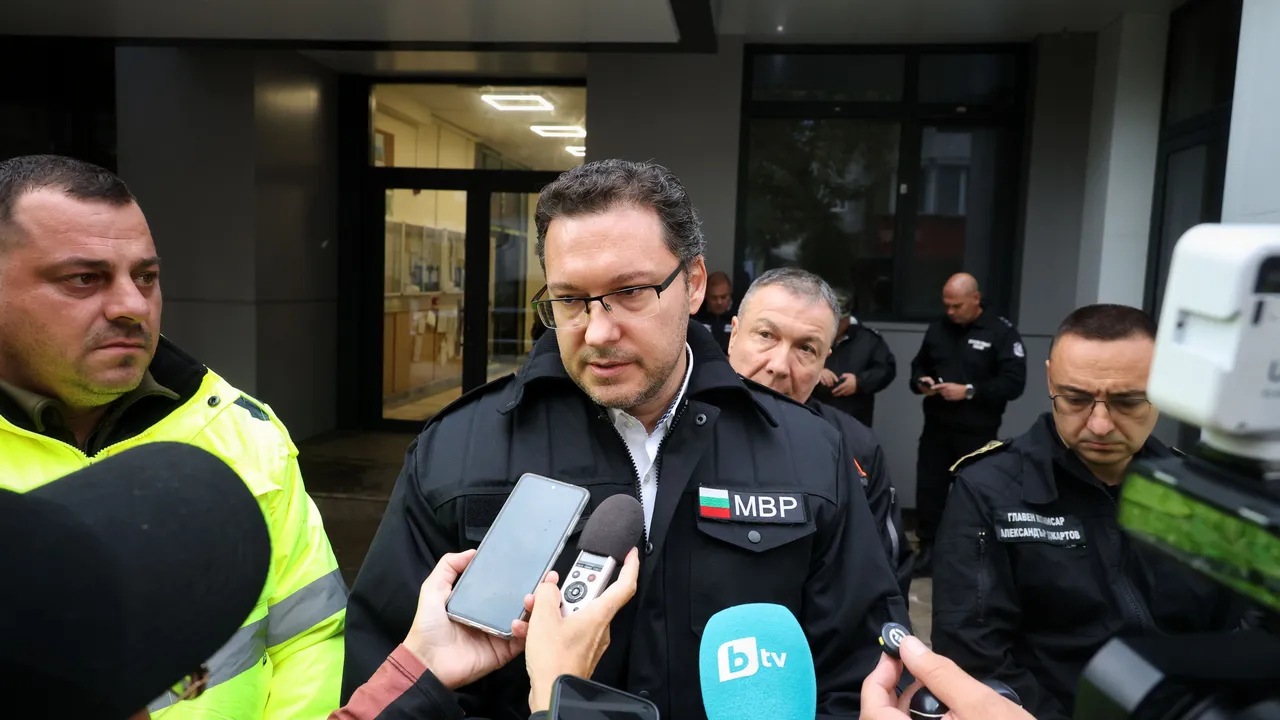 Даниел Митов отчете спад на опитите за нелегално влизане в България