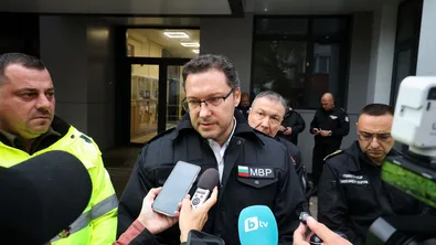 Даниел Митов отчете спад на опитите за нелегално влизане в България