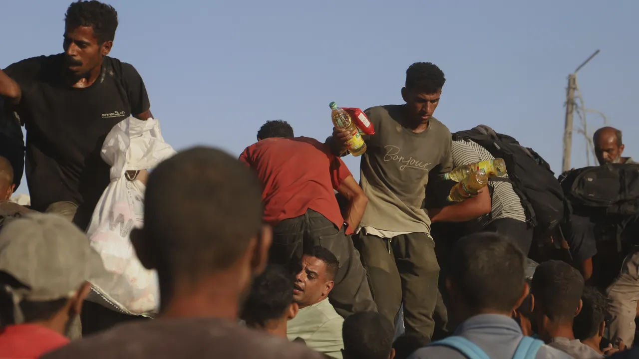 170 000 тона помощи чакат да бъдат вкарани в Газа