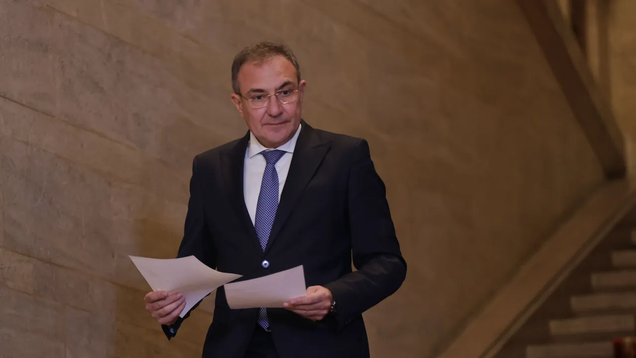 Министър Гуцанов е против отпадането на почивните понеделници след празнични дни