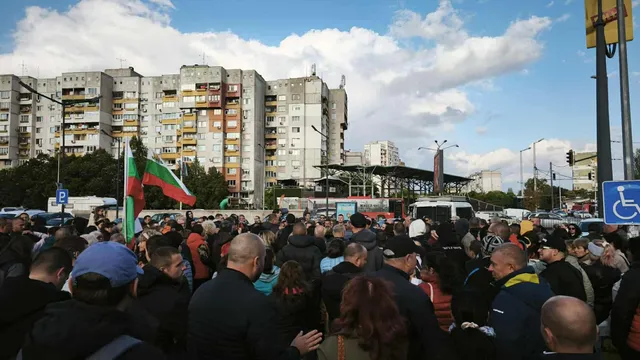 Жителите на кв. "Надежда" на протест: Не искаме гето!