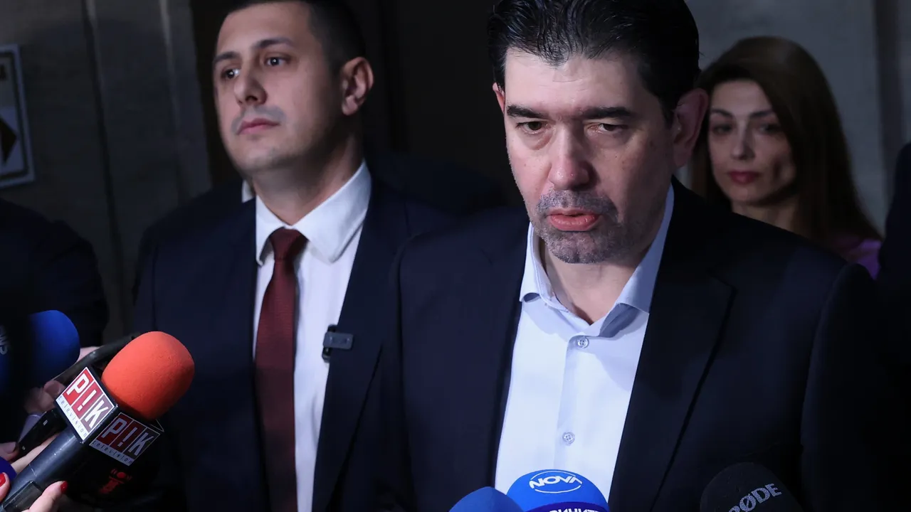 Иван Таков обясни кризата с боклука и намекна за проблем със зимното почистване