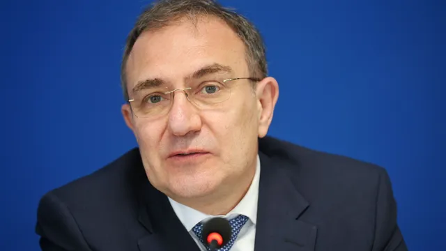 Гуцанов: Повече пари за майките, повече грижа за хората