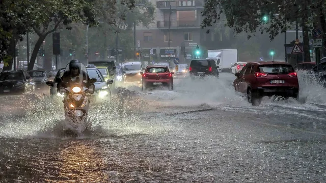 Испания под вода: армията се включи в спасителните операции след проливните дъждове