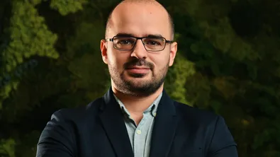 Петър Джугански пред ТАРАЛЕЖ: Без ясна интеграция рискуваме да повторим грешките на Запада
