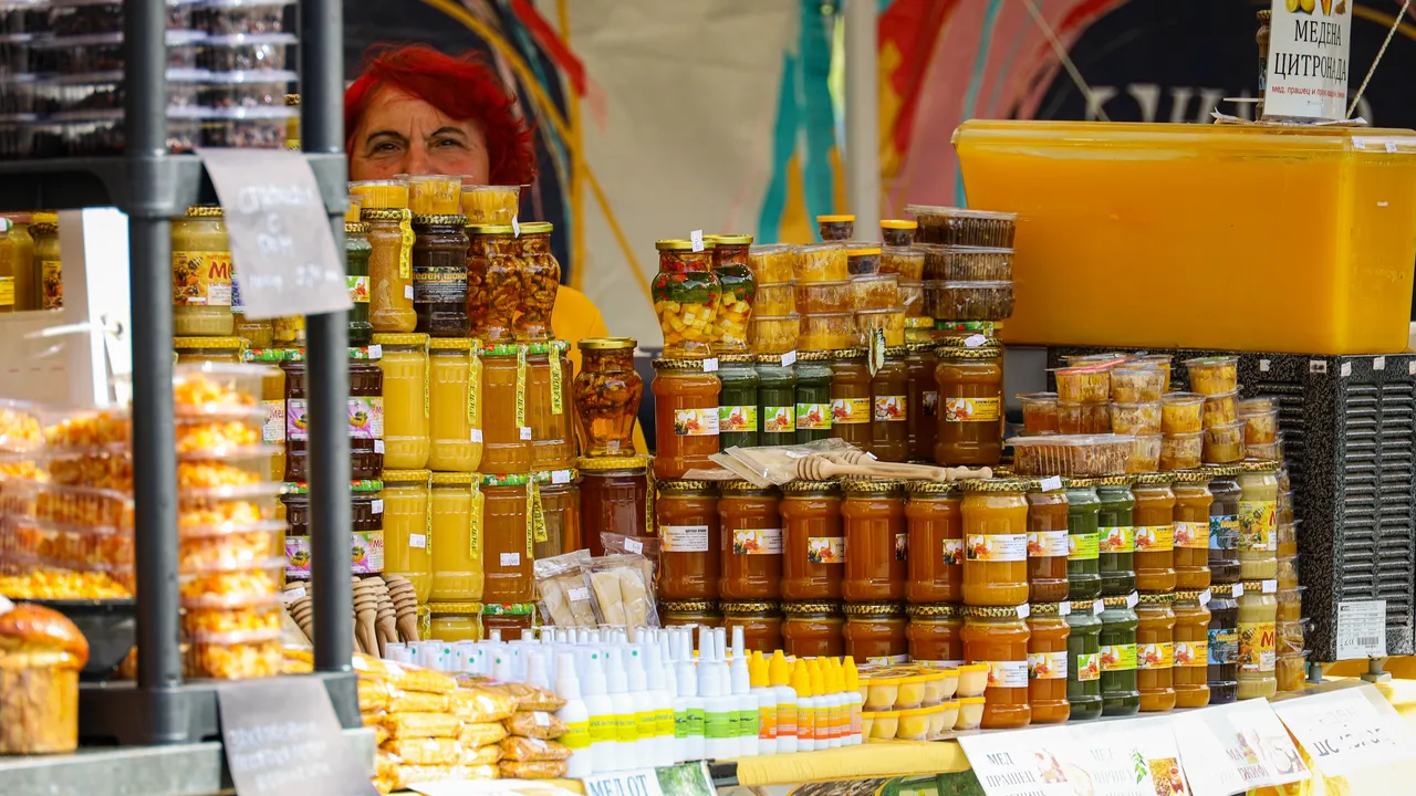 Стоките в потребителската кошница сборно поевтинели с 2 лева за седмица?