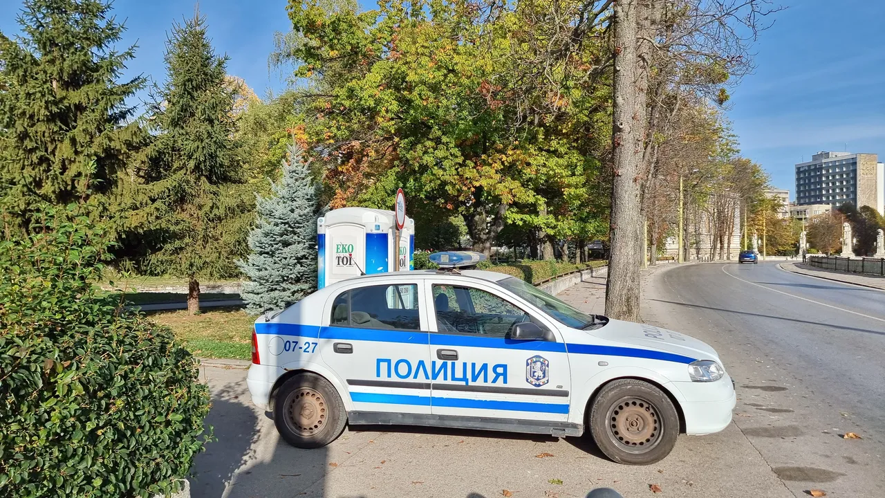 Тийнейджър преби дете. Побойникът е задържан