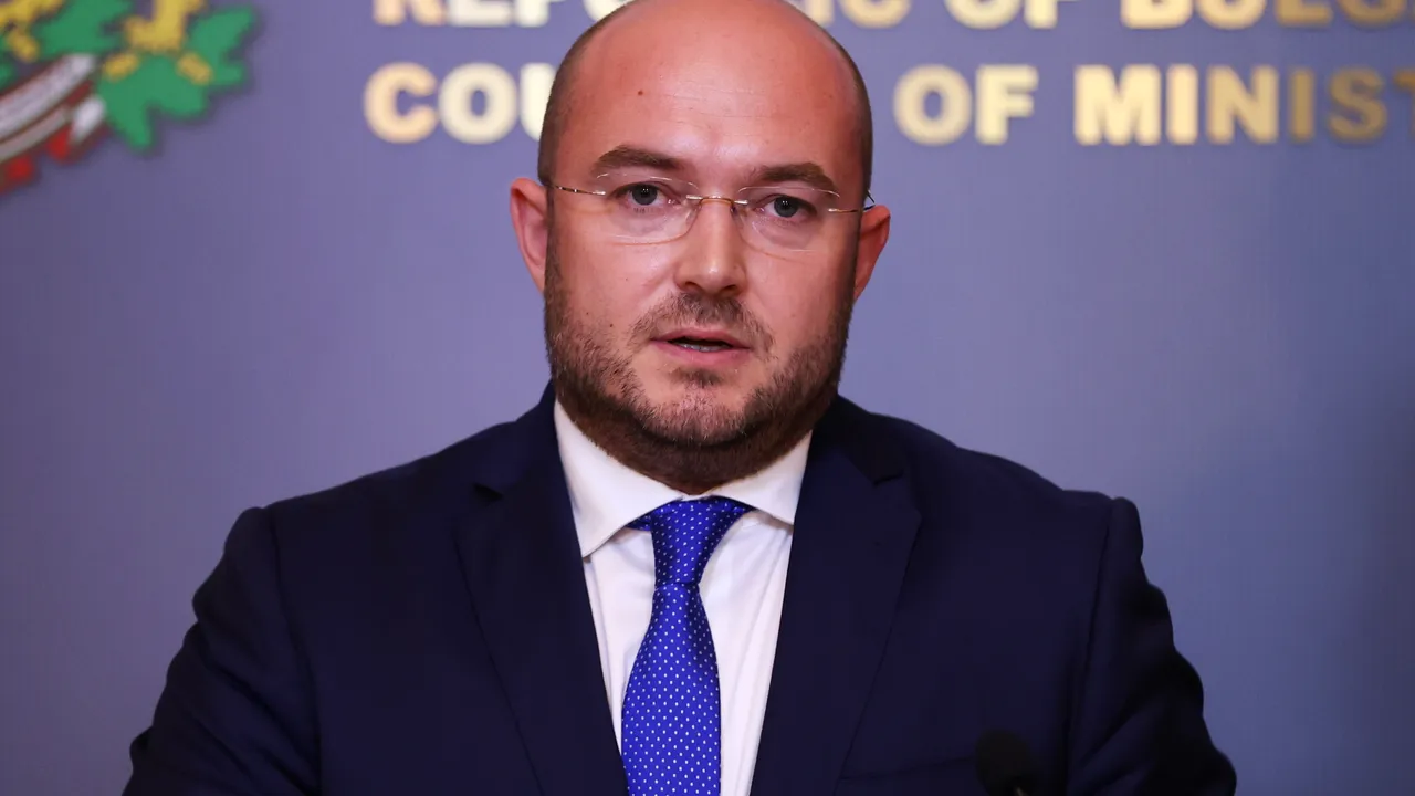 Правосъдният министър поиска наказания за четрима нотариуси