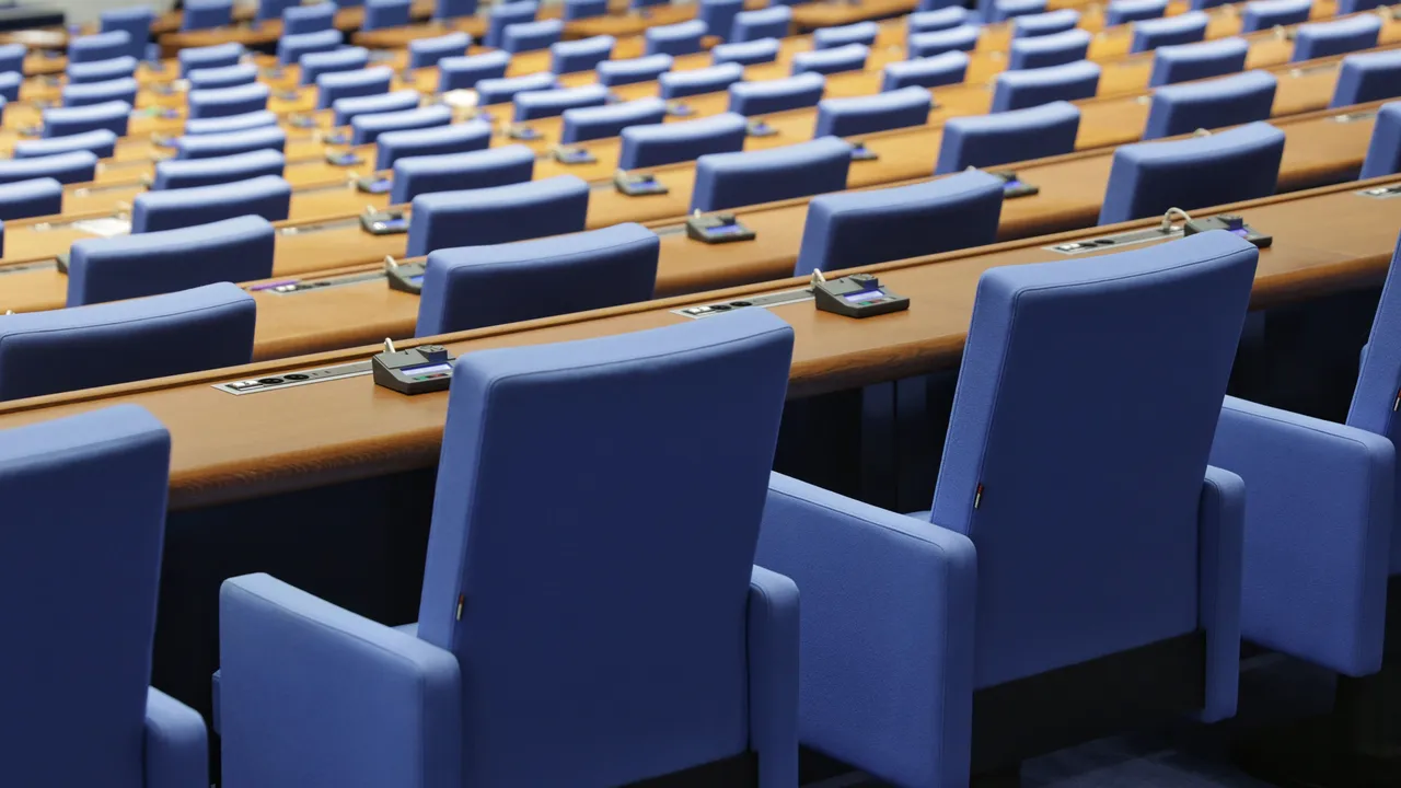 Очаквано: Парламентът няма да заседава днес