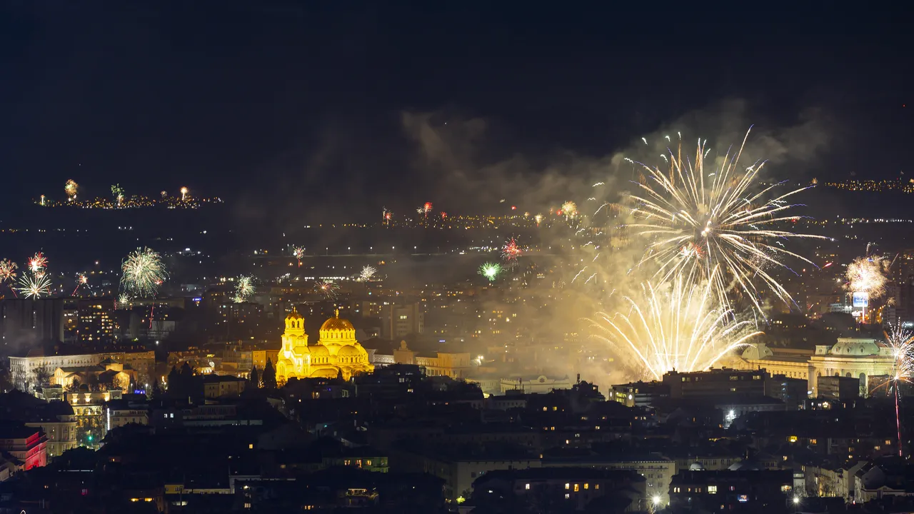 8000 лв. новогодишния уикенд у нас