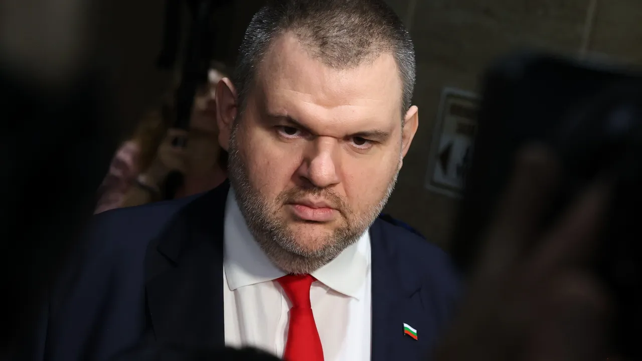 Делян Пеевски: Имаме данни, че Румен Радев прави своя партия