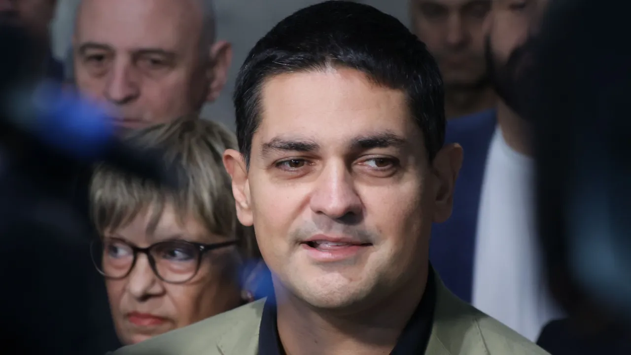 Радостин Василев: Предсрочни избори са наложителни