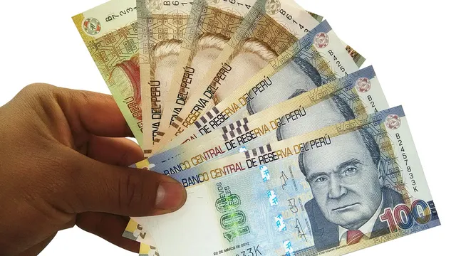 Как да разпознаем фалшивите банкноти