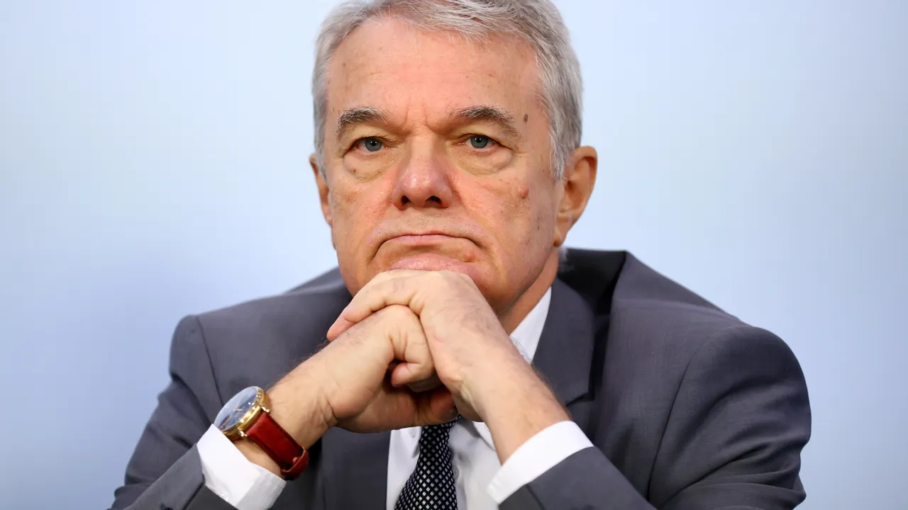 Румен Петков: Имаме тежък търговски дефицит с прогноза да се увеличава