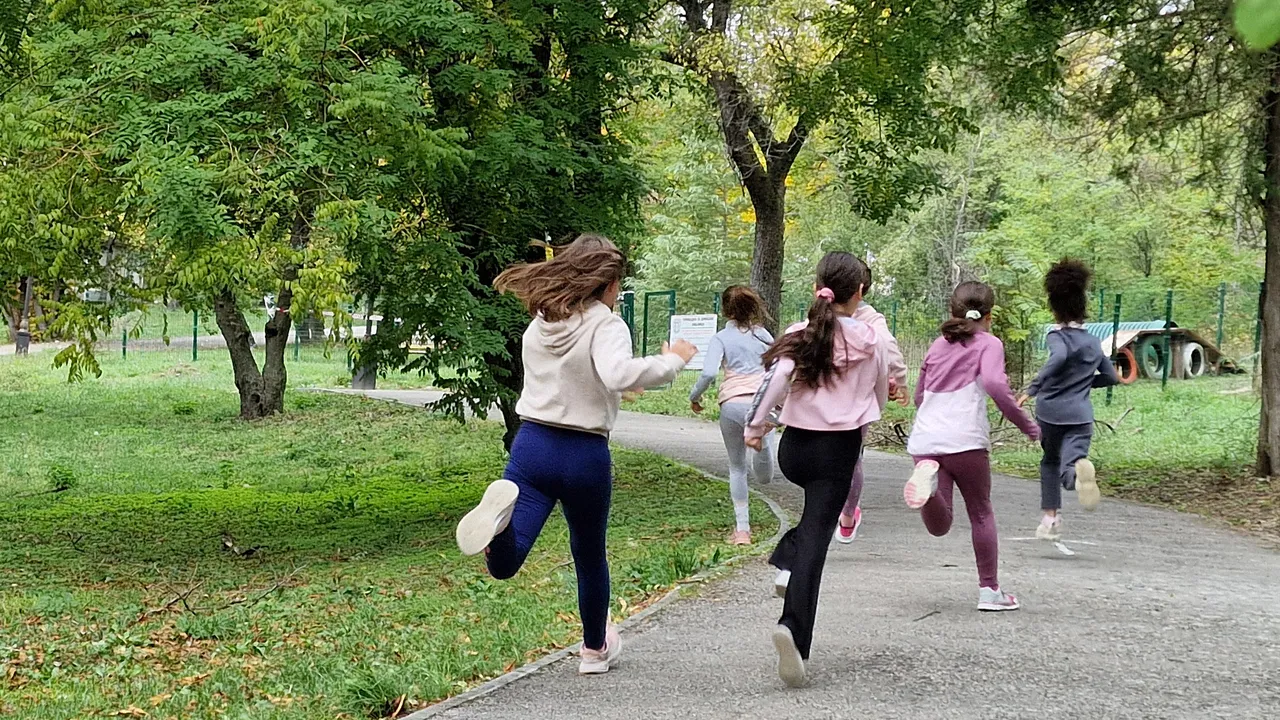 Държавата отпусна помощ от 300 лв. на почти 234 000 деца