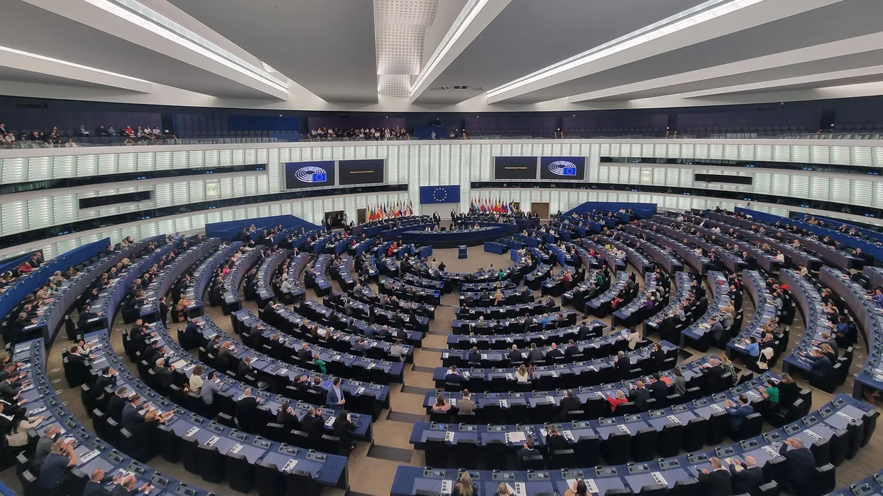 "Обнови Европа": Средствата за България по ПВУ трябва да бъдат изцяло спрени