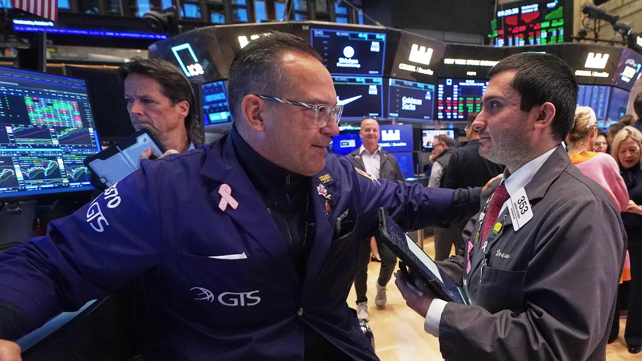 Водещите европейски борсови индекси започнаха седмицата с ръст