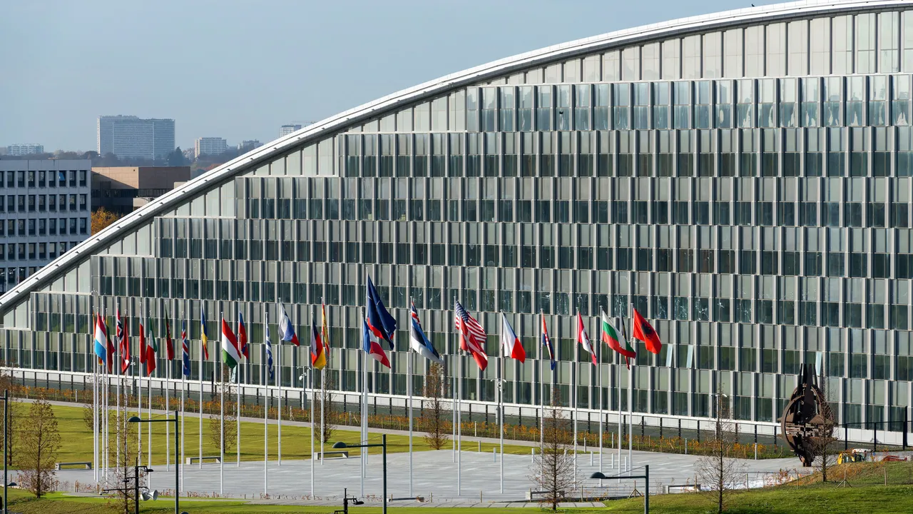 Разследват бивши служители на НАТО по подозрение в корупция