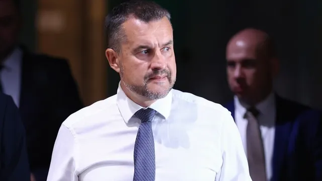 Калоян Методиев пред ТАРАЛЕЖ: Министерският съвет не е спирал и по време на война