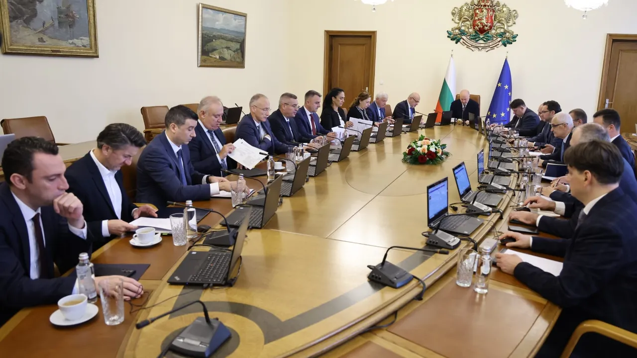 Дават 74 млн. лева на НАП и на Агенция "Митници"