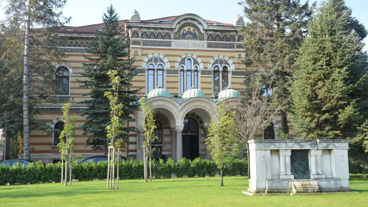 С религия в училището се възстановява традицията на предците ни