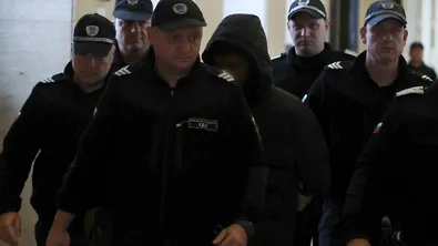 След убийството на 15-годишен в мол: Очаква се съдът да доразпита обвиняемия