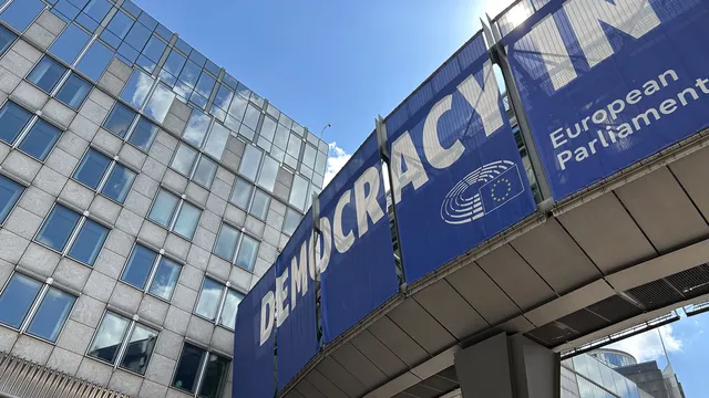 Евродепутати от „Обнови Европа“ с мисия в България за върховенството на закона