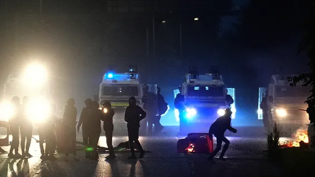 Арести след антиимигрантски протест в Дъблин