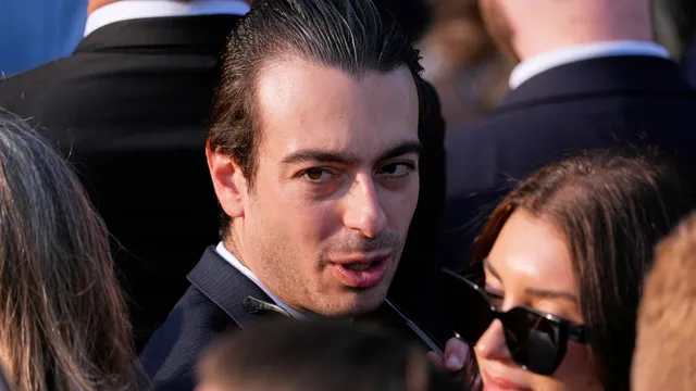 Кандидат на Тръмп се оттегли след разкрития за нацистки публикации