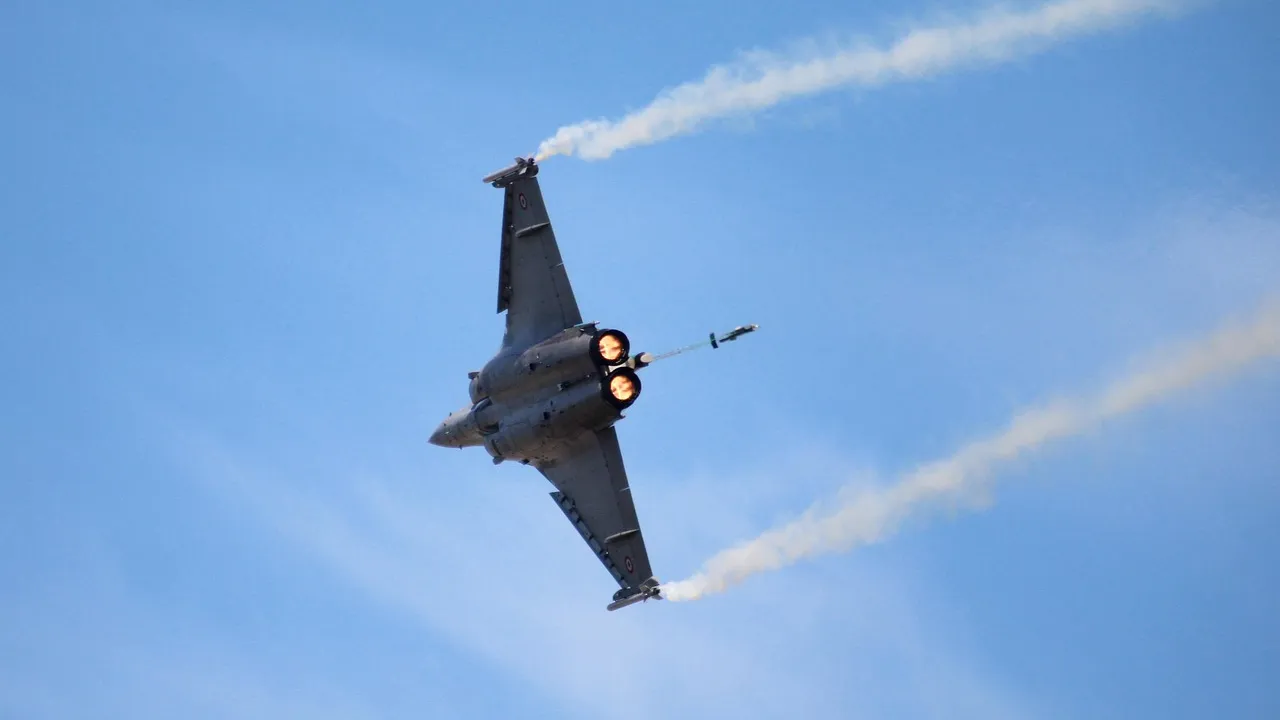 Франция планира да се сдобие с 61 нови изтребителя Rafale