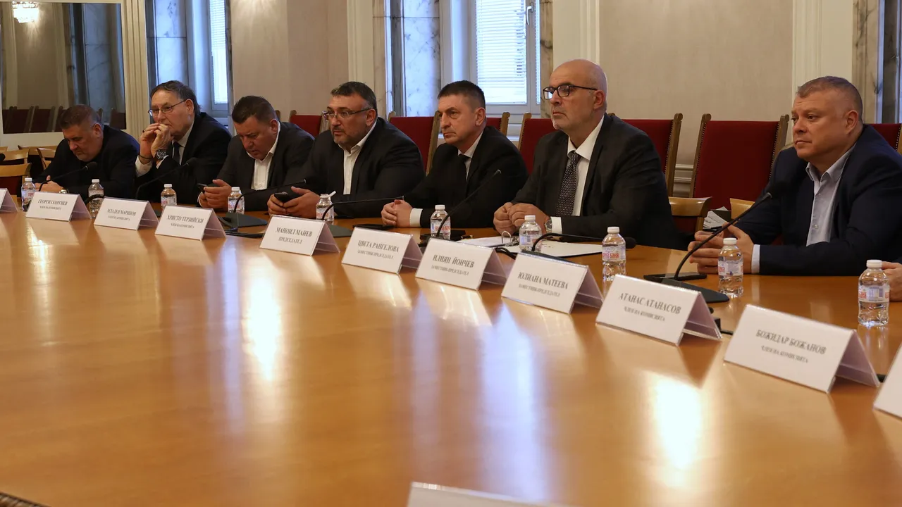 Парламентарната комисия отхвърли ветото на президента върху промените в Закона за ДАНС
