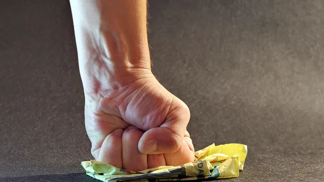 ,,Локали" тероризират деца в София – баща разказва за системен тормоз и побои