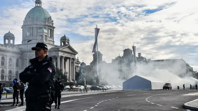Стрелба пред парламента в Белград, Вучич: Простреляният е герой
