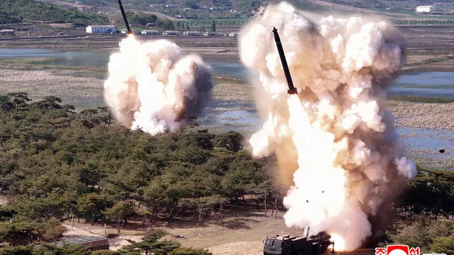 Без Ким Чен-ун: Пхенян тества две свръхзвукови балистични ракети