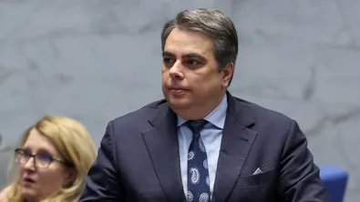 Асен Василев: Правителството излъга младите лекари